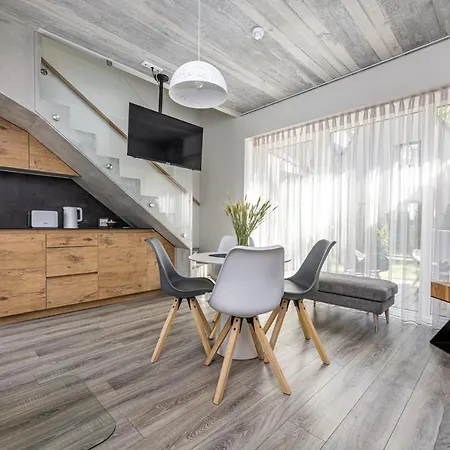 아파트 In The Forest 팔랑가