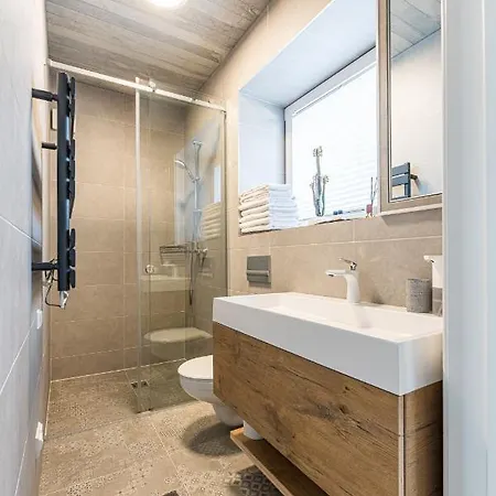 In The Forest 팔랑가