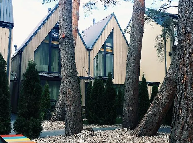 In The Forest شقة *