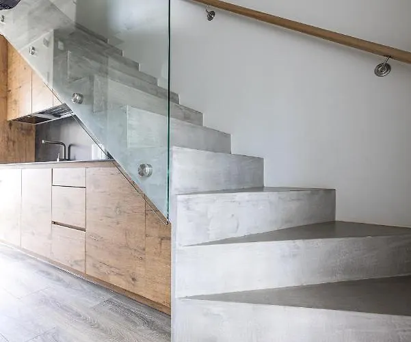 In The Forest شقة *