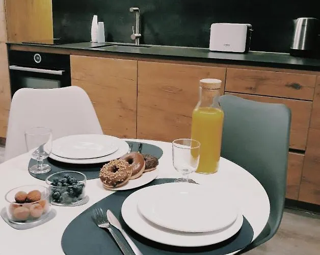 In The Forest شقة